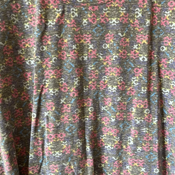LulaRoe xl classic t - Picture 2 of 2